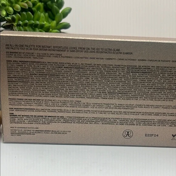 Anastasia Beverly Hills Rose Metals Eyeshadow Palette - Picture 12 of 13